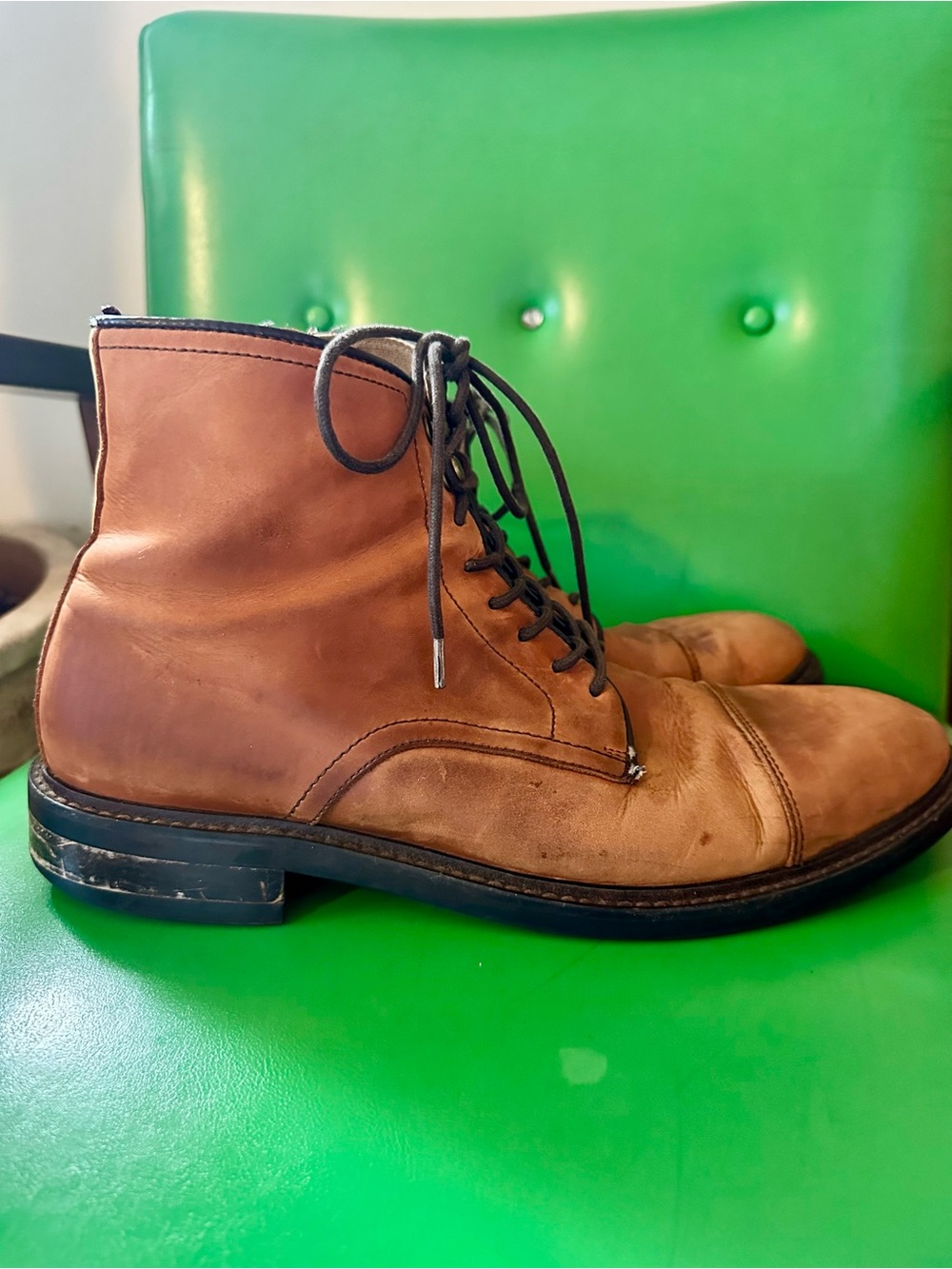 Men's Classic Lace-Up Leather Boots in Brown